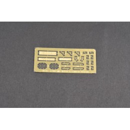 ACORAZADO H.M.S. WARSPITE (1915) -Escala 1/700- Trumpeter 05780